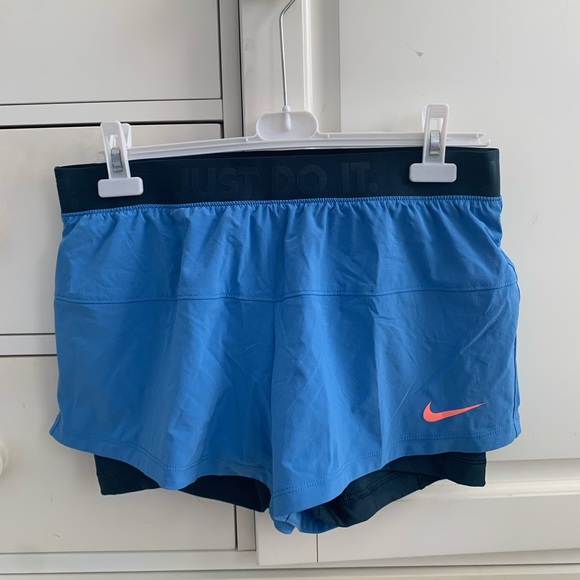 Nike 2-in-1 shorts - Picture 1 of 3